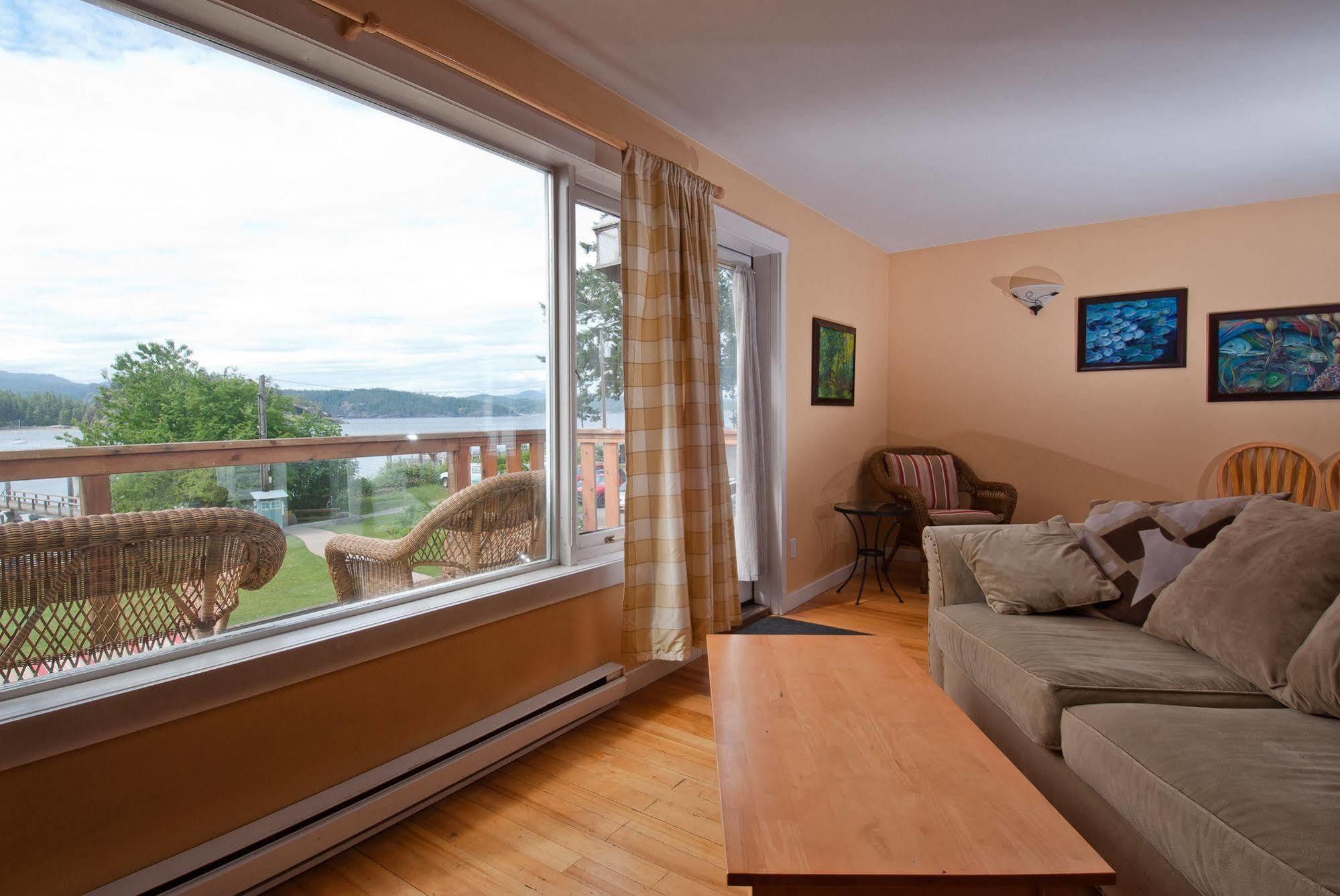 Heriot Bay Inn Extérieur photo